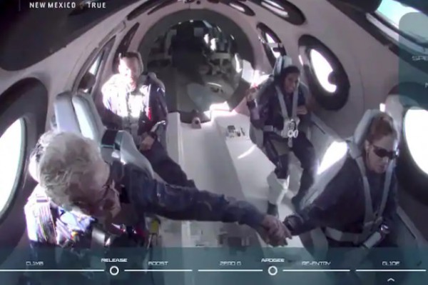 Richard-branson conquista espacial en el espacio-1